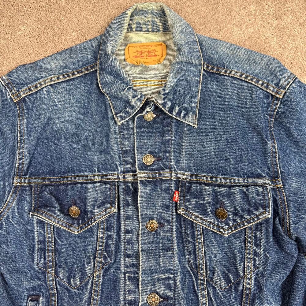Vtg Levi's Denim Jacket Size M 42R Blue 90s Streetwear Grunge Trucker 70506-0216 - Picture 2 of 4